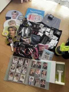 WayV ヤンヤン ペン卒 まとめ売り トレカ ペンライト うちわ アクスタ WayV ヤンヤン ペン卒 まとめ売り トレカ ペンライト うちわ アクスタ