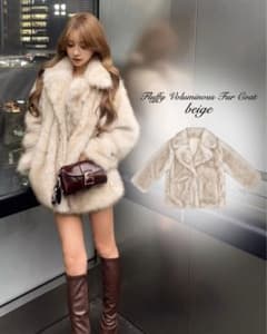 GIENGE Fluffy Voluminous Fur Coat ベージュのサムネイル