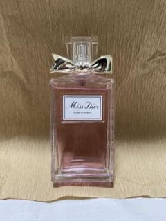 Miss Dior  ROSE N' ROSESのサムネイル