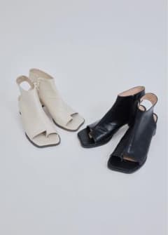 靴 willfully pollex round heel zip sandal willfully pollex round heel zip sandal - メルカリ