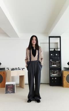 SUNSEA 19ss Deep V-neck Pulv Overのサムネイル