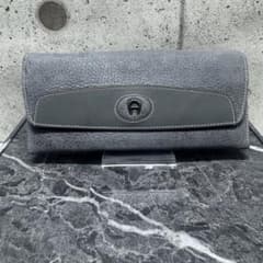 ロ*ン様 AIGNER レザー 長財布のサムネイル