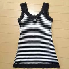 美品‼️ユニクロタンクトップのサムネイル
