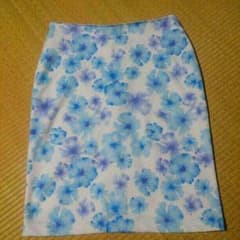 花柄タイトスカートのサムネイル