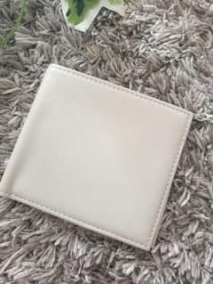 ビジネスレザーファクトリー ⭐️二つ折り財布 小銭入れなし本皮 ホワイトのサムネイル