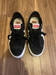 Onitsuka Tiger 블랙 스니커즈