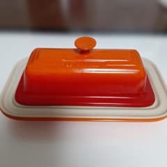 Le Creuset ストーンウェア バターケース オレンジ - メルカリ
