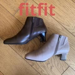 fitfit ブーツ　グレージュまたは茶色の一足のサムネイル