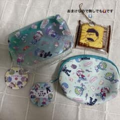 おそ松さんのクリアポーチと革製のポーチ （おまけ・一松の食パンスクイーズ）のサムネイル