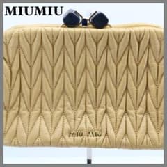【美品】MIUMIU クラッチバッグ 正規品のサムネイル