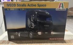 Italeri IVECO Stralis Active Space プラモデルのサムネイル