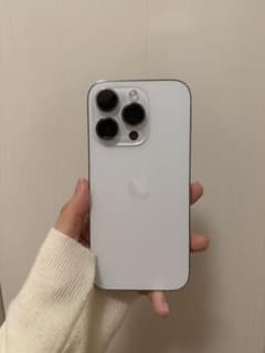 Apple iPhone 14 Pro シルバー 本体のサムネイル