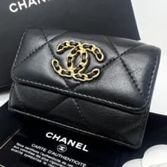 CHANEL シャネル 19 ディズヌフ マトラッセ 三つ折り財布 ミニ財布 黒