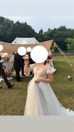 ウェディングドレスのサムネイル