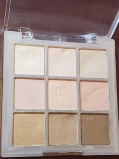 13 クールブレンディング dasique アイシャドウパレットのサムネイル