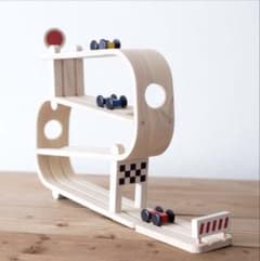 ランプレーサー PLAN TOYS プラントイ　木のスロープ型カーレースのサムネイル