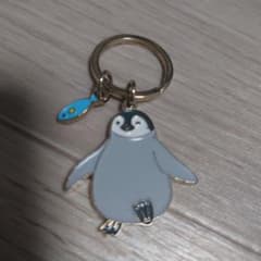 ペンギンと魚のチャーム付きキーホルダーのサムネイル