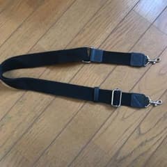 カバンの紐のサムネイル