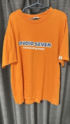 STUDIO SEVEN オレンジ Tシャツのサムネイル
