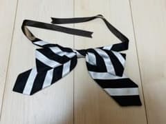 ツイステ制服　リボンタイ 白黒ストライプのサムネイル