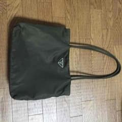 プラダバックのサムネイル