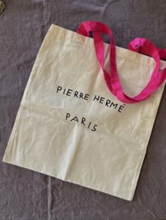 MARK&LONA × PIERRE HERMÉ PARIS コラボ　バッグ MARK&LONA × PIERRE HERMÉ PARIS コラボ バッグ - メルカリ