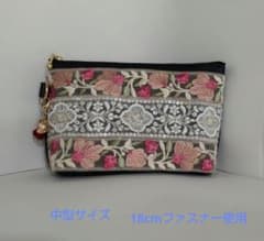 ✨インド刺繍リボン✨ 中型サイズポーチ ブラック✨チャーム付き✨のサムネイル