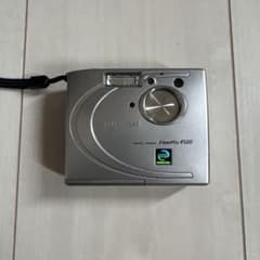 FUJIFILM FinePix 4500 デジタルカメラのサムネイル