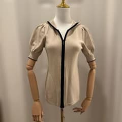 フォクシー40 foxey フード付きベージュニットカーディガン - メルカリ