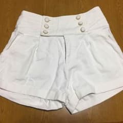 ショートパンツのサムネイル