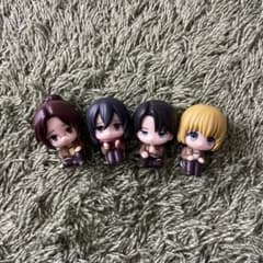 リヴァイ・エルヴィン・ミカサ・アルミン フィギュアセットのサムネイル