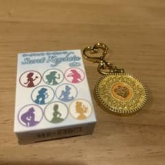 ディズニー シークレットキーチェーン ベル ミラー