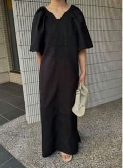 黒 バルーンスリーブ Vネック ロングドレスのサムネイル