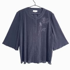 Thumbnail of にーどるわーく (13) ブラウス 七分袖 カーディガン バラ刺繍 LL XL