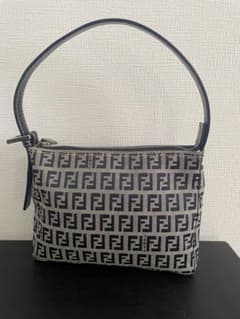 良品】FENDI フェンディ ズッキーノ ミニバッグ アクセサリーポーチ