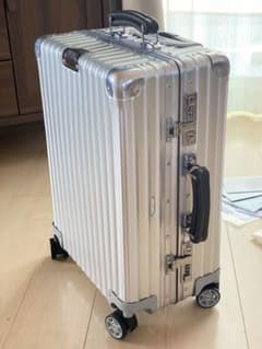中古　機内持込　リモワRIMOWA Classic Flight 4輪 シルバーのサムネイル