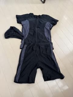 半袖スポーツ用水着 ブラックのサムネイル