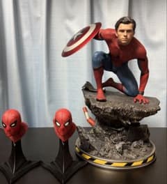 Queen Studios Spider-Man 1/4 Scale Statue DX Version