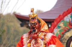 陵王の舞のサムネイル