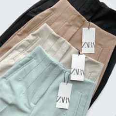 ZARA ハイウエストパンツ　ベージュのサムネイル
