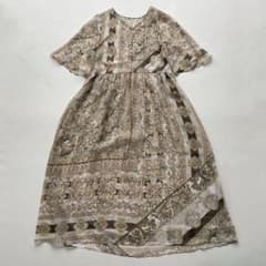 レア 24SS♡グレースコンチネンタル エスニックボーダーワンピース 36 未使用近】グレースコンチネンタル エスニック ワンピース 36 金ラメ糸