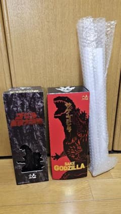 サケゴジラ　空瓶　販促ポスター付 サケゴジラ 空瓶 販促ポスター付 - メルカリ