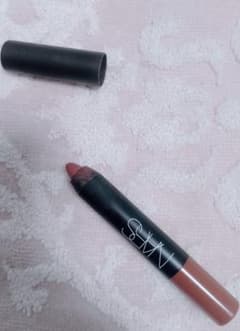 NARS ベルベットマットリップペンシルのサムネイル