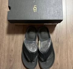 UGG BROOKSIDEFLIP サンダル　size M 26cm ブラック 即発送】UGG BROOKSIDEFLIP サンダル 26cm ブラック - メルカリ
