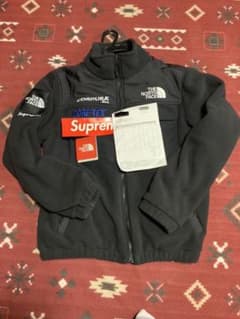 supreme the north faceのサムネイル