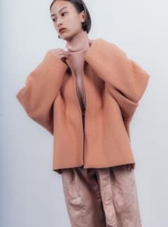 完売品 STUNNING LURE ショートフーディーオーバーコートのサムネイル