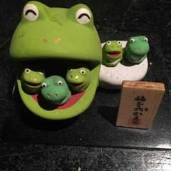カエルの飾りのサムネイル