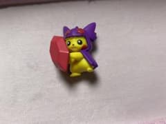 ピカチュウ　ヤミラミポンチョ　フィギュアのサムネイル