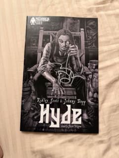 ジョニーデップ 直筆サイン入り フォトブック - メルカリ