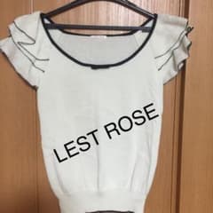 【新品】LEST ROSE  袖フレア トップスのサムネイル